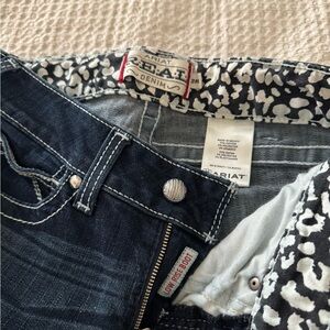 Ariat size 29R low rise boot cut jeans